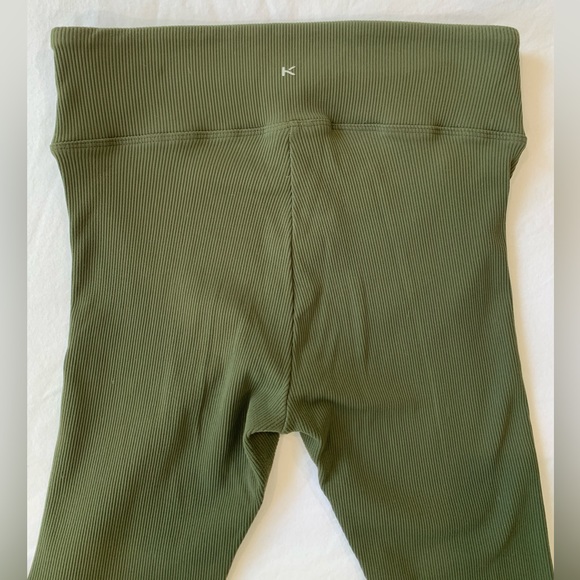 Koral Drive High Rise Rib Legging in Juniper Size Medium - Picture 9 of 10